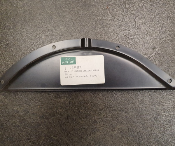 jaguar_flywheel_cover_c29482_part_for_series_iii_saloon_1979_-_1992_classic_xjs_sports_coupeconvertible_1975_-_1996_classic_xj_1995_-_1997